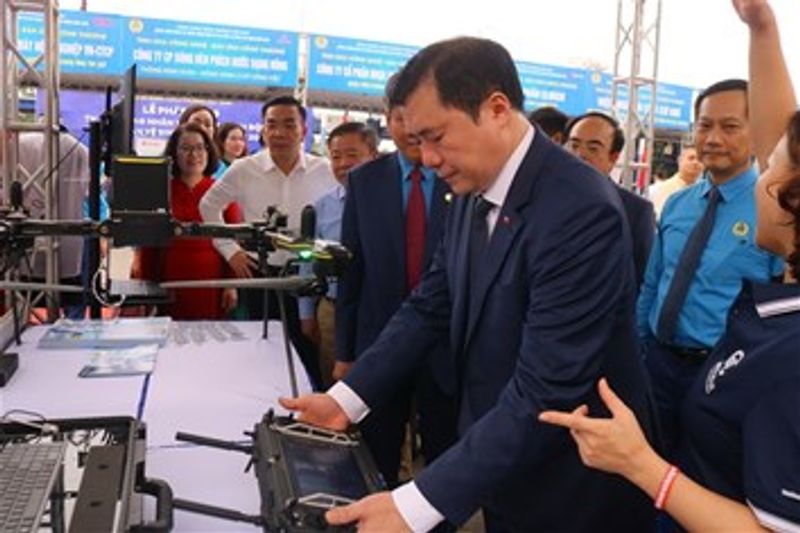 Trường Đại học Điện lực tham gia trưng bày sản phẩm khoa học công nghệ và quảng bá tuyển sinh tại Hải Phòng