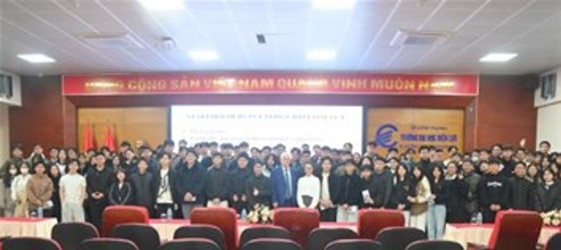 Góc nhìn quốc tế về ngoại giao năng lượng: Bài giảng chuyên đề của Đại học MGIMO tại Trường Đại học Điện lực