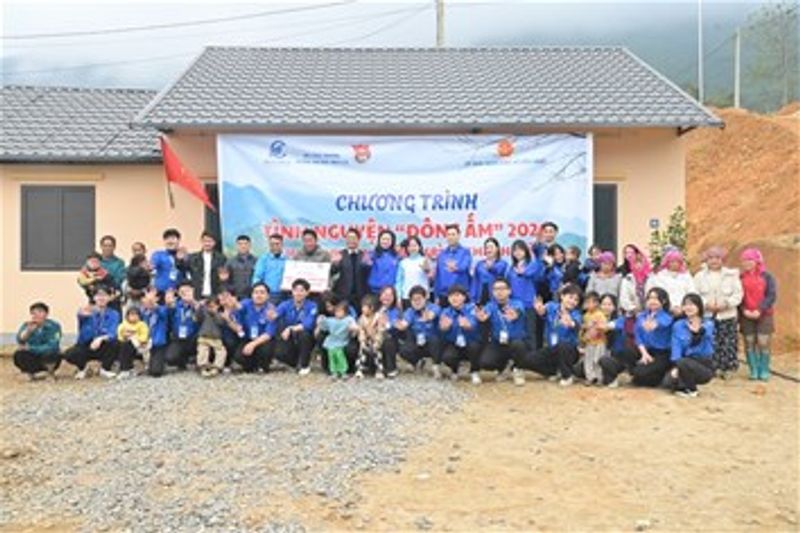 “Đông ấm 2026” – Mang hơi ấm yêu thương đến xã Dền Sáng, Lào Cai