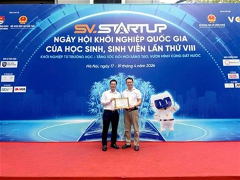 Trường Đại học Điện lực vinh dự được Bộ Giáo dục và Đào tạo tôn vinh