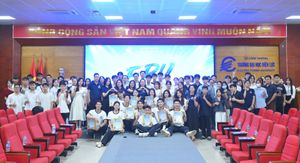 Lan tỏa văn hóa học đường qua chương trình trình diễn đồng phục "EPU Uniform Show"