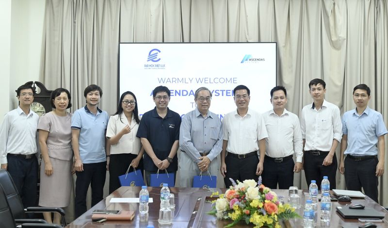 Trao đổi hợp tác với Công ty Techsource/Ascendas Systems (Singapore) về ứng dụng MATLAB trong đào tạo và nghiên cứu