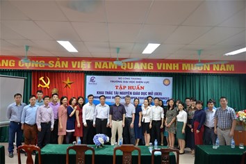 Phối hợp cùng Hiệp hội các trường ĐH, CĐ Việt Nam tổ chức lớp tập huấn khai thác tài nguyên giáo dục mở